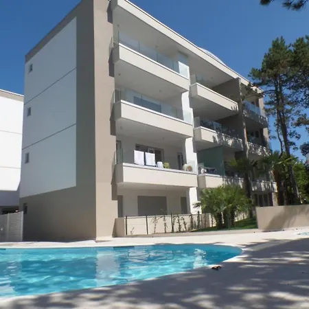 Modern Two-bed Flat With Shared Pool And Hot Tub * Bibione