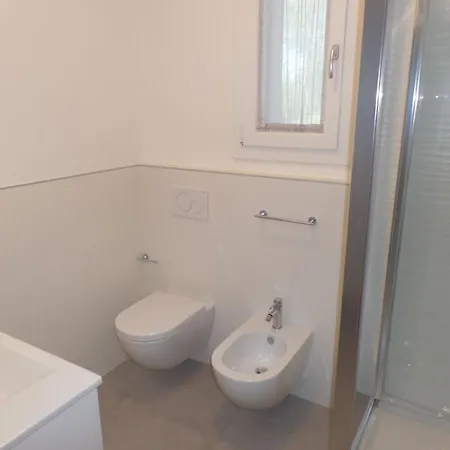 Modern Two-bed Flat With Shared Pool And Hot Tub Apartment Bibione
