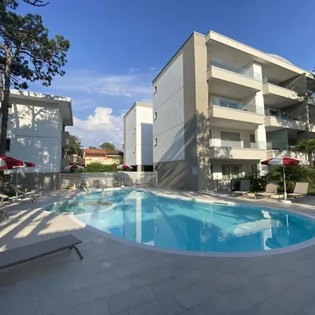 Modern Two-bed Flat With Shared Pool And Hot Tub * Bibione
